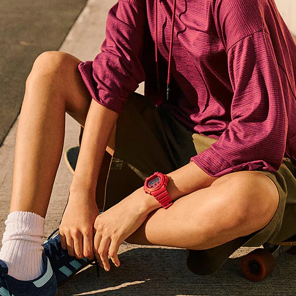 Casio G-Shock DW-6900RRB-4JF Red Digital Watch 200M Water Resistant - Image 5